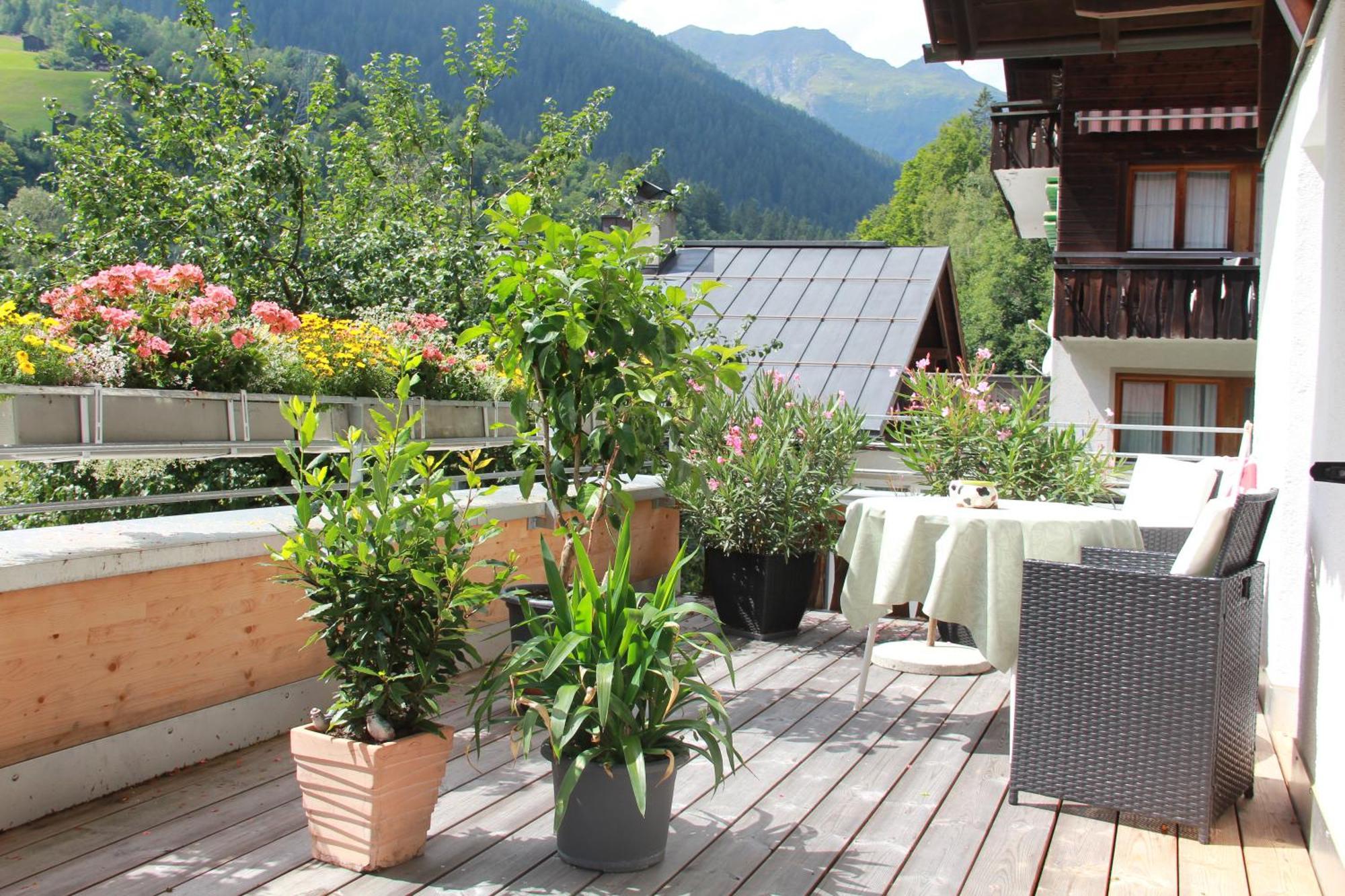Haus Am Rain Bed & Breakfast Partenen Exterior photo