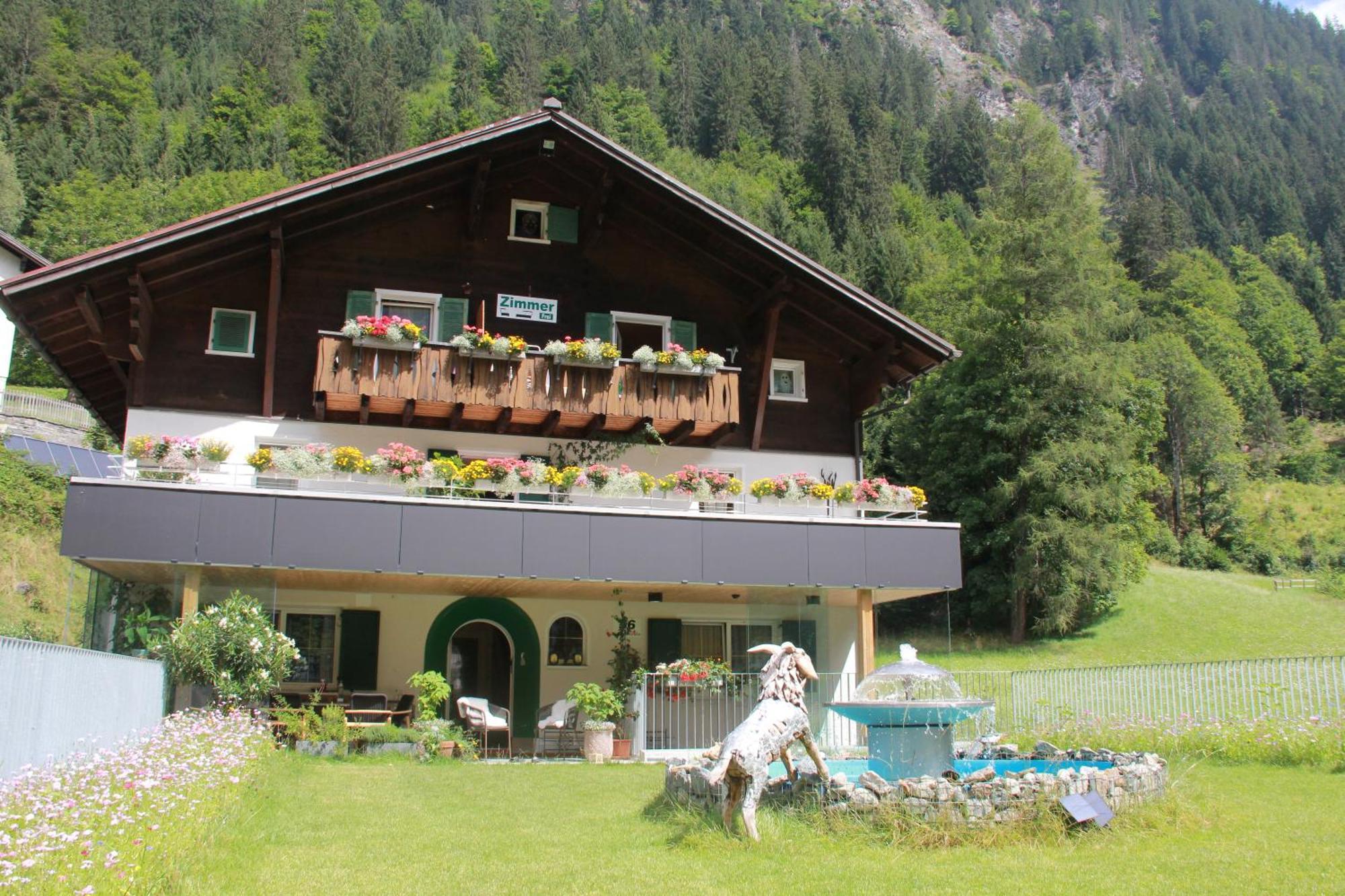 Haus Am Rain Bed & Breakfast Partenen Exterior photo
